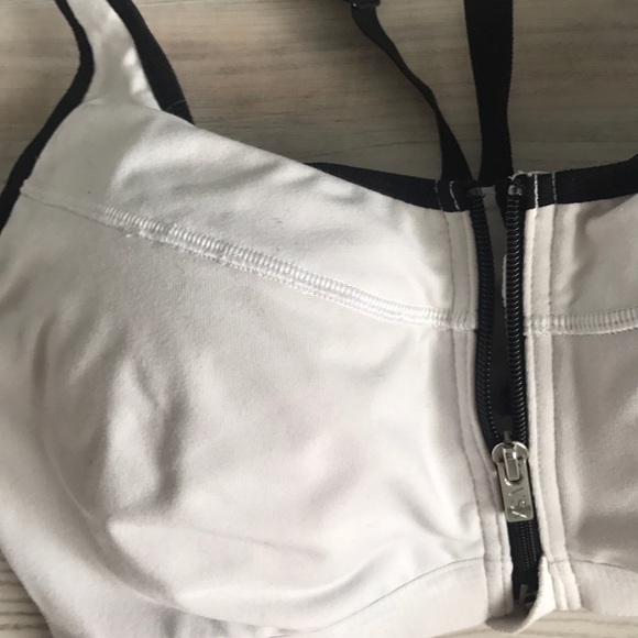 Victoria Secret Sports Bra - Picture 3 of 4